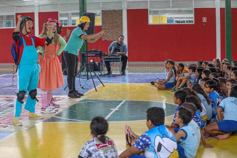GDF sanciona lei sobre uso de câmeras em escolas públicas